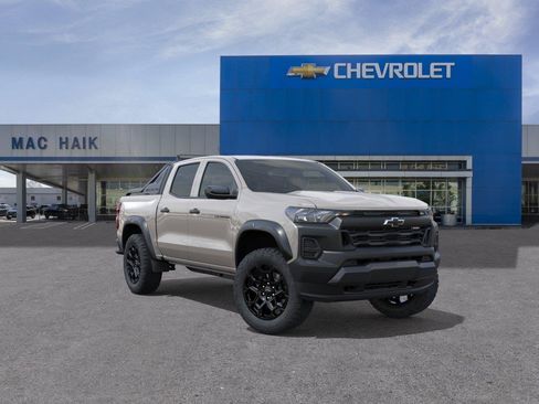 New 2026 Chevrolet Colorado Trail Boss w/ Midnight Edition AWD/4WD image 1