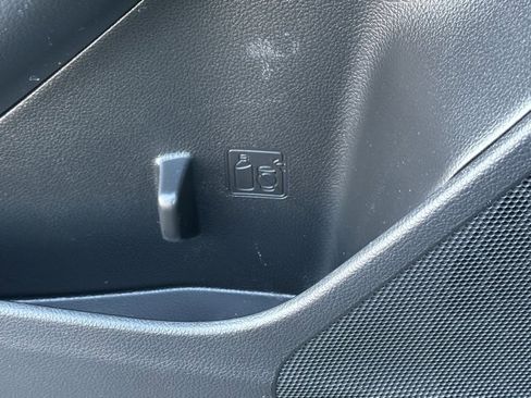 Used 2015 Subaru Forester 2.5i w/ Alloy Wheel Package image 21