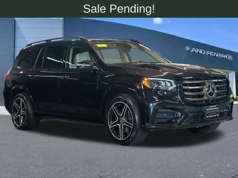 Used 2024 Mercedes-Benz GLS 450 4MATIC image 3