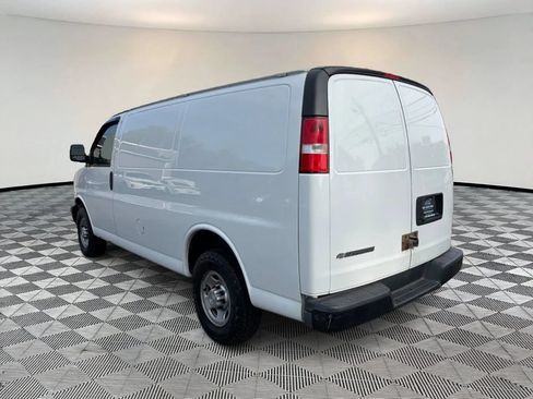 Used 2017 Chevrolet Express 2500 RWD image 5