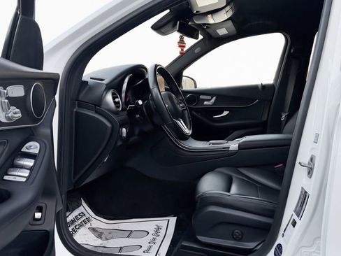 Used 2022 Mercedes-Benz GLC 300 4MATIC image 11