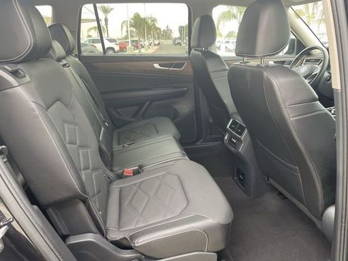 Used 2024 Volkswagen Atlas SE image 26