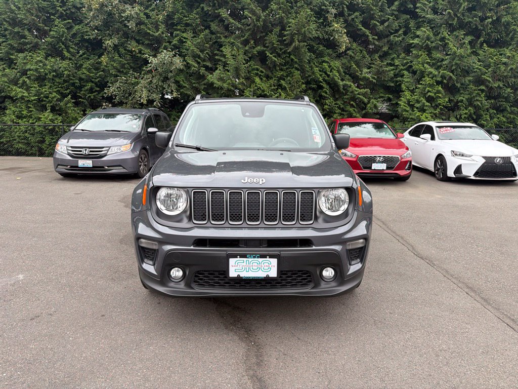 Used 2022 Jeep Renegade Latitude AWD/4WD image 2