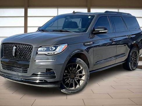 Used 2022 Lincoln Navigator Black Label image 1