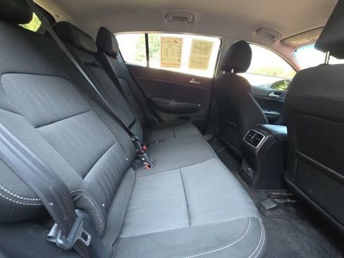 Used 2021 Kia Sportage LX AWD/4WD image 14