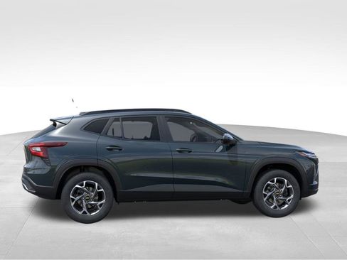 New 2026 Chevrolet Trax LT image 5