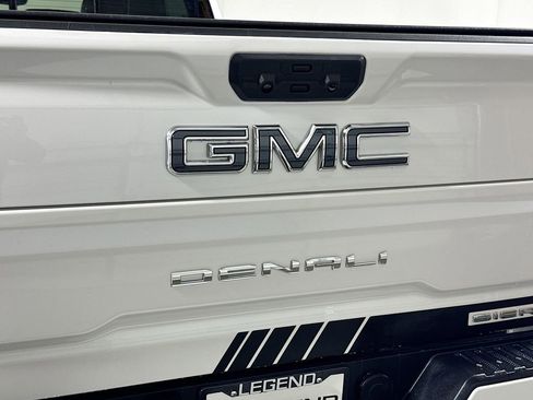 Used 2024 GMC Sierra 3500 Denali Ultimate AWD/4WD image 8