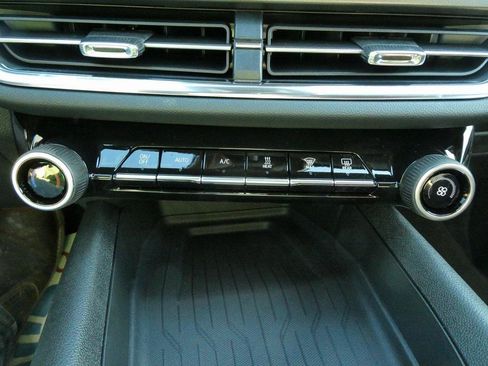 New 2026 Chevrolet Equinox EV LT image 23