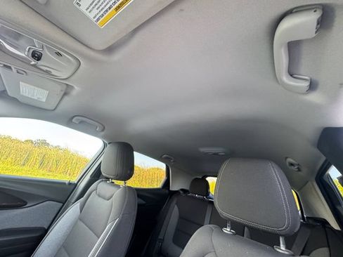 Used 2022 Chevrolet TrailBlazer LT w/ Convenience Package FWD image 27