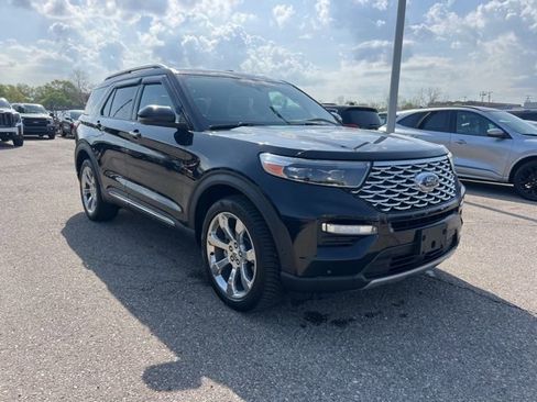 Certified 2020 Ford Explorer Platinum AWD/4WD image 3