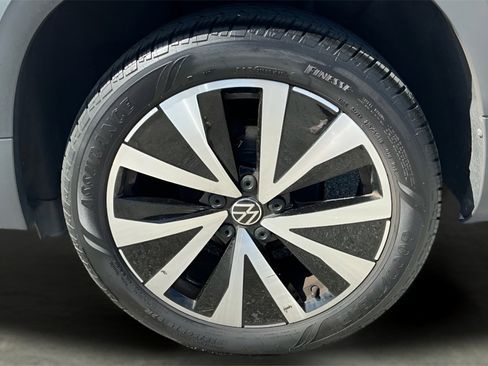 Used 2024 Volkswagen Taos SE image 19