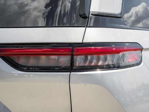 New 2025 Jeep Grand Cherokee Limited w/ Luxury Tech Group II image 6