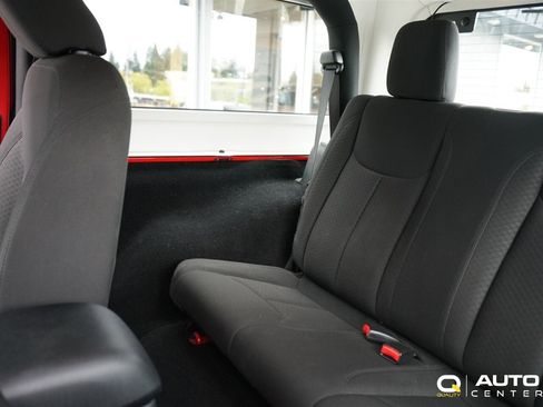 Used 2018 Jeep Wrangler Sport image 23