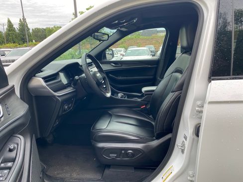 Used 2024 Jeep Grand Cherokee Limited 4xe AWD/4WD image 9