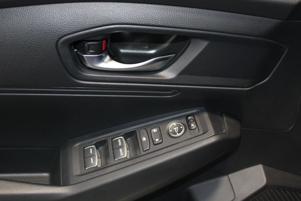 Used 2023 Honda Accord LX image 6