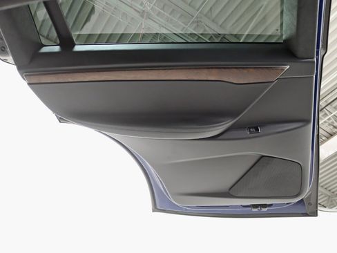 Used 2018 Tesla Model X 75D image 32