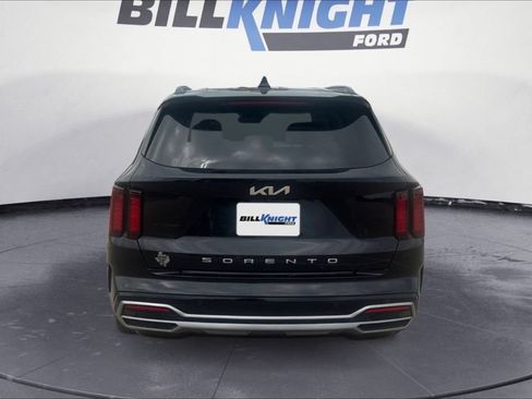 Used 2022 Kia Sorento S FWD image 4
