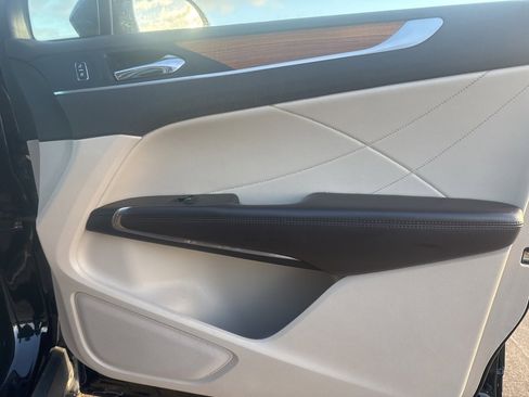 Used 2019 Lincoln MKC Select w/ Select Plus Package image 9