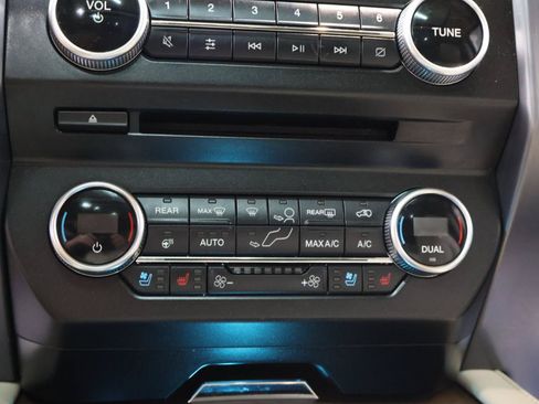 Used 2018 Ford Expedition Platinum AWD/4WD image 22