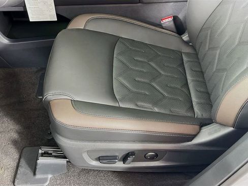 New 2026 Nissan Pathfinder Platinum image 18