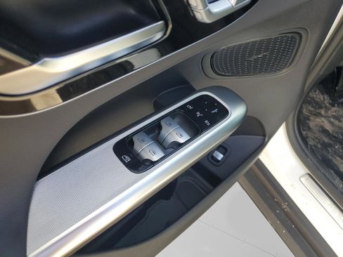 Certified 2025 Mercedes-Benz GLC 300 image 20