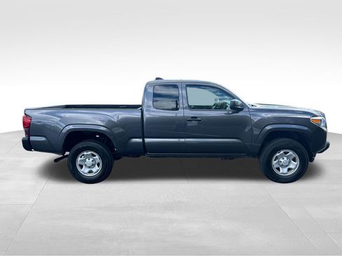 Used 2022 Toyota Tacoma SR AWD/4WD image 6