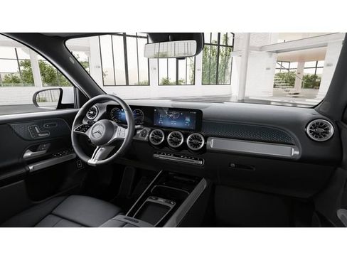 New 2026 Mercedes-Benz GLB 250 4MATIC image 6