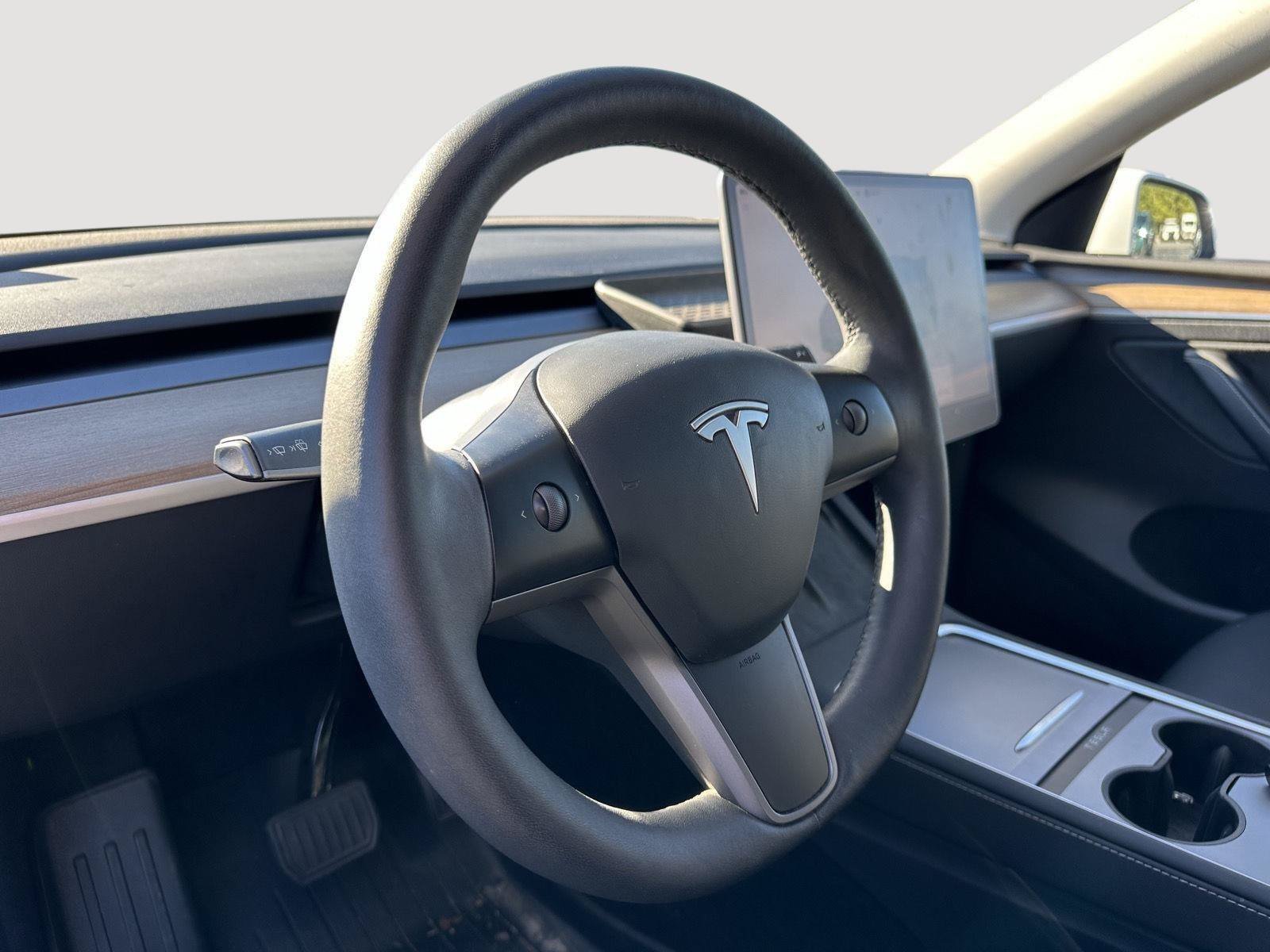 Used 2023 Tesla Model Y Long Range AWD/4WD image 11