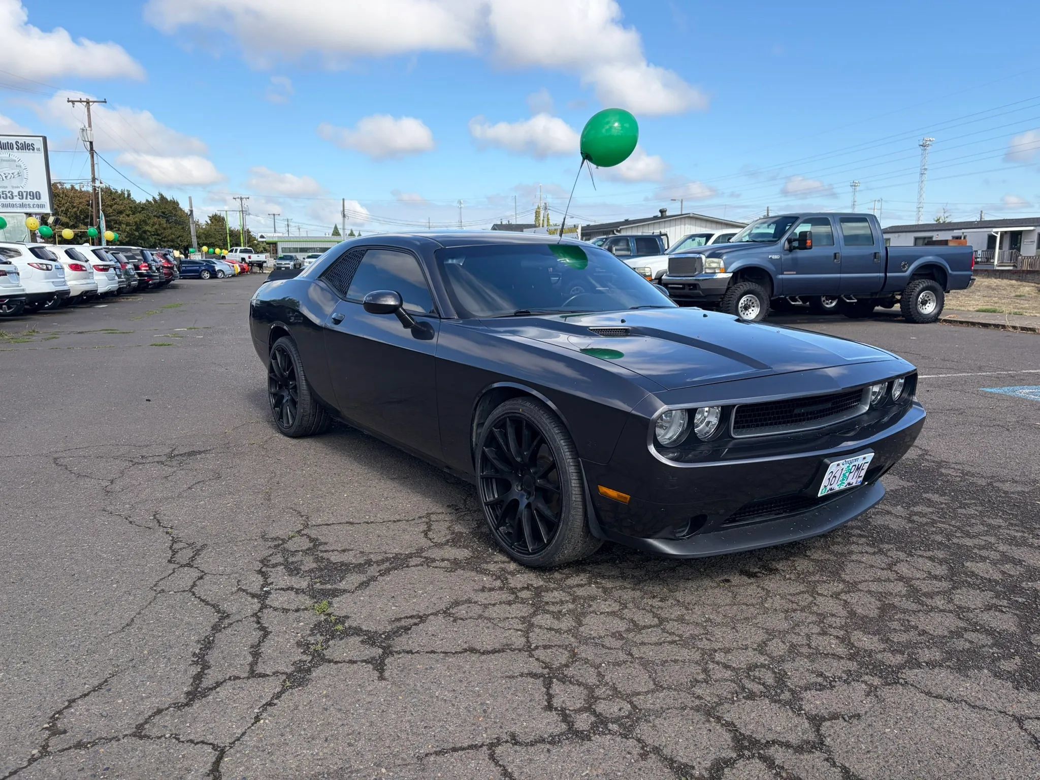 Used 2014 Dodge Challenger SXT RWD image 1