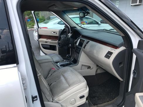 Used 2011 Ford Flex Limited FWD image 10