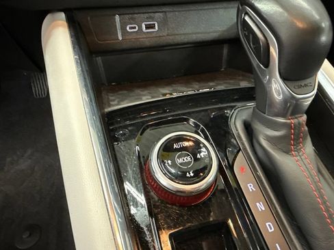 Used 2024 GMC Canyon AT4X AWD/4WD image 32
