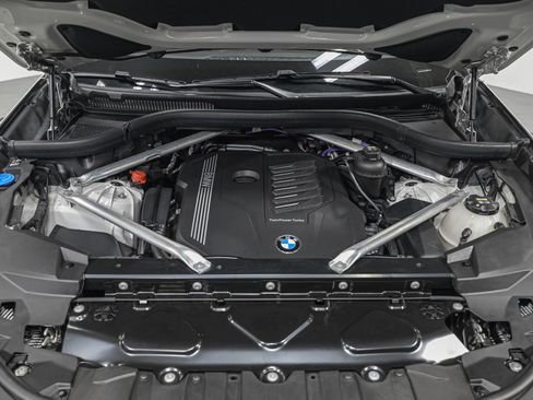 Used 2023 BMW X6 xDrive40i w/ M Sport Package image 11