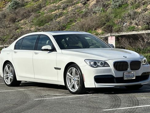 Used 2013 BMW 750Li image 5