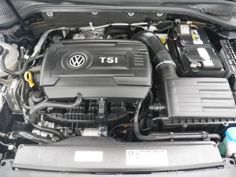 Used 2018 Volkswagen GTI Autobahn FWD image 33