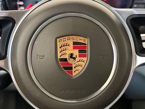 Used 2018 Porsche Macan Turbo AWD/4WD image 27