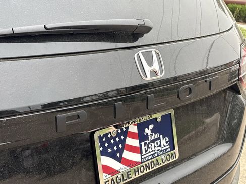 Certified 2025 Honda Pilot EX-L image 10