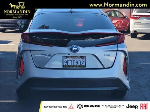 Used 2022 Toyota Prius Prime XLE FWD image 5