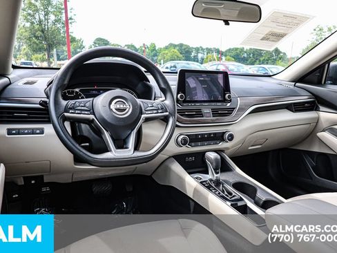 Used 2025 Nissan Altima 2.5 SV FWD image 27
