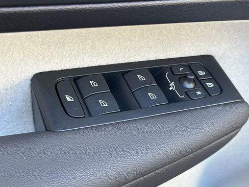 New 2026 Volvo XC40 B5 Plus w/ Protection Package Premier image 11