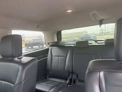 Used 2024 Ford Expedition XLT image 8