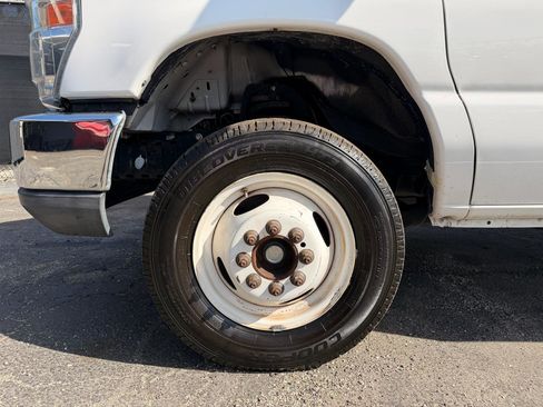 Used 2015 Ford E-350 and Econoline 350 Super Duty RWD image 8