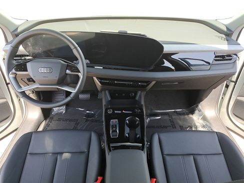 New 2025 Audi Q6 e-tron Premium image 9
