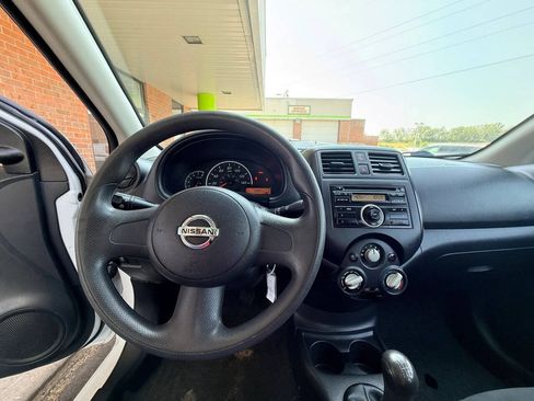Used 2014 Nissan Versa S FWD image 24