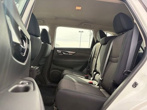 Used 2018 Nissan Rogue S image 10