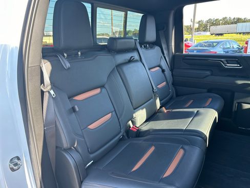 Used 2024 GMC Sierra 2500 AT4 w/ AT4 Premium Plus Package image 18