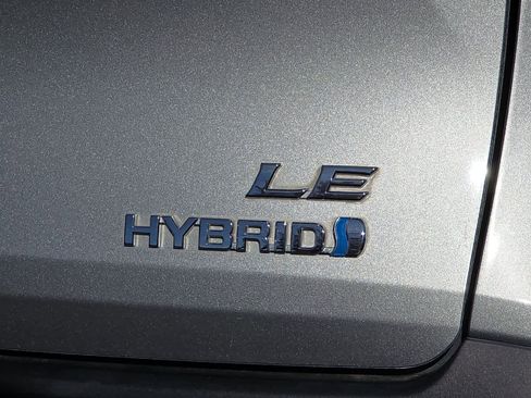 Used 2024 Toyota Sienna LE image 12