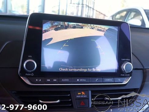 Used 2024 Nissan Altima 2.5 SV image 25