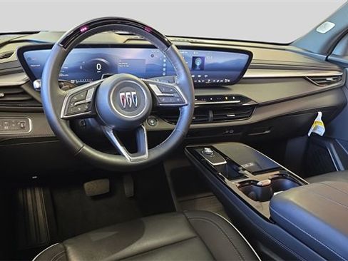 Used 2025 Buick Enclave Avenir image 18