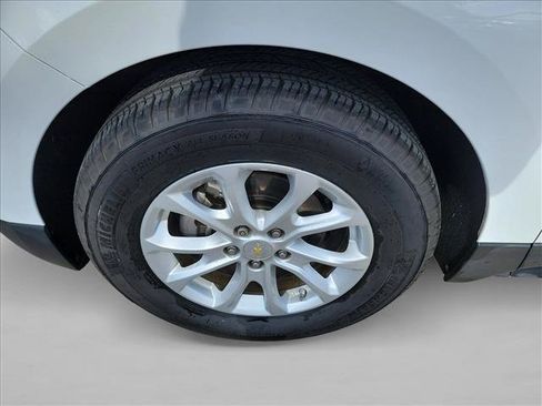 Used 2018 Chevrolet Equinox LT FWD image 9