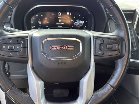 Used 2023 GMC Yukon XL SLT image 12